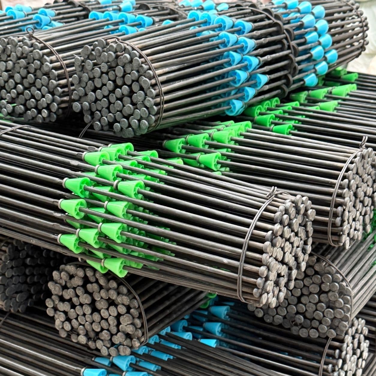Moño para cimbra con rondana de neopreno: resistencia y sellado para obras de concreto